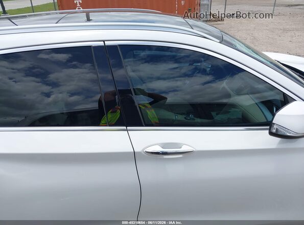 3PCAJ5M17KF148152 2019 INFINITI QX50 White Սալոնի 360 աստիճան տեսք