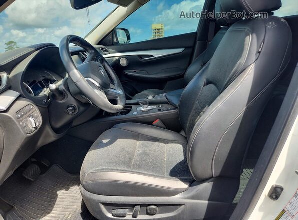3PCAJ5M18KF101616 2019 INFINITI QX50 Белый Вид салона спереди