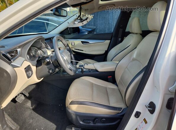 3PCAJ5M19KF130980 2019 INFINITI QX50 Белый Вид салона спереди