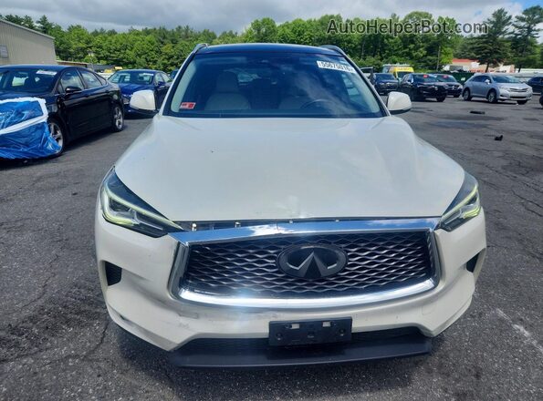 3PCAJ5M31KF137813 2019 INFINITI QX50 White Widok z przodu