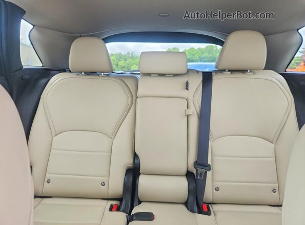 3PCAJ5M31KF137813 2019 INFINITI QX50 White Widok tylnych siedzeń
