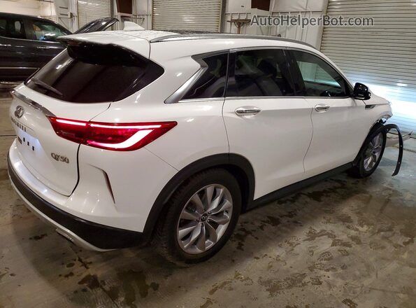 3PCAJ5M35LF105738 2020 INFINITI QX50 Белый Задняя правая четверть