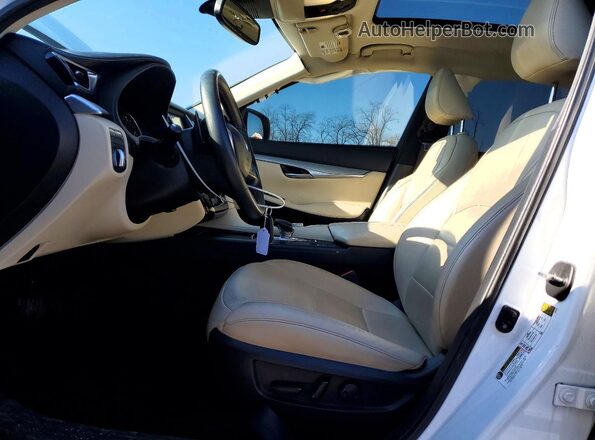3PCAJ5M35LF111054 2020 INFINITI QX50 White Widok wnętrza z przodu