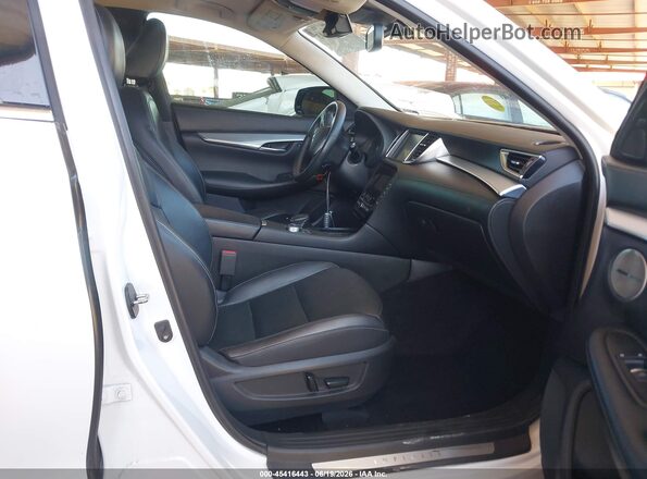 3PCAJ5M37KF101415 2019 INFINITI QX50 White Вид салону спереду