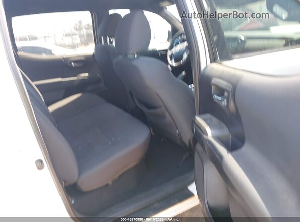 3TMAZ5CN0JM065461 2018 TOYOTA TACOMA White VIN կոդի պիտակի տեսք