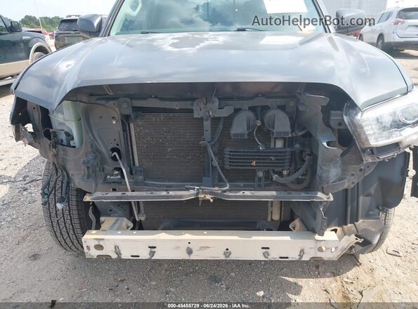 3TMAZ5CN2JM074940 2018 TOYOTA TACOMA Gray Widok z przodu