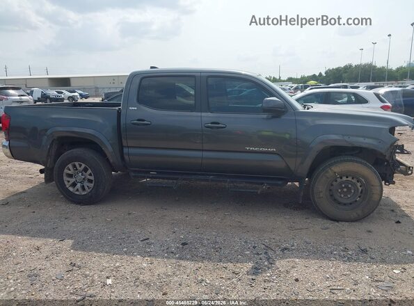 3TMAZ5CN2JM074940 2018 TOYOTA TACOMA Gray Widok wnętrza 360 stopni