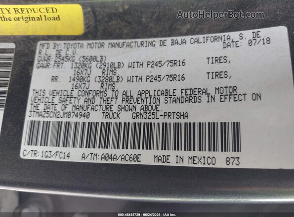 3TMAZ5CN2JM074940 2018 TOYOTA TACOMA Gray Widok komory silnika