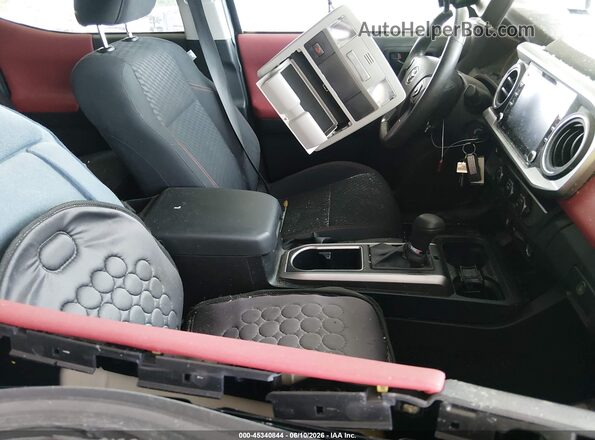3TMAZ5CN2NM186286 2022 TOYOTA TACOMA Black Вид салону спереду