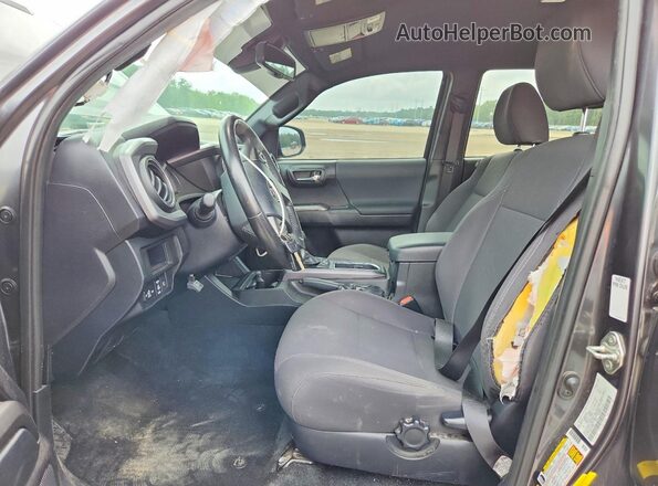 3TMAZ5CN3KM079503 2019 TOYOTA TACOMA Gray Widok wnętrza z przodu