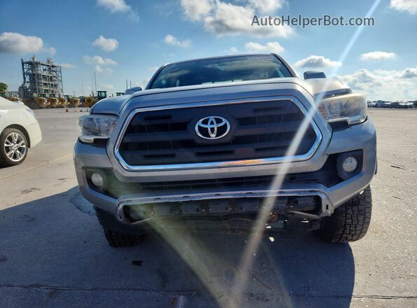 3TMAZ5CN4HM044767 2017 TOYOTA TACOMA Silver Դիմացի տեսք