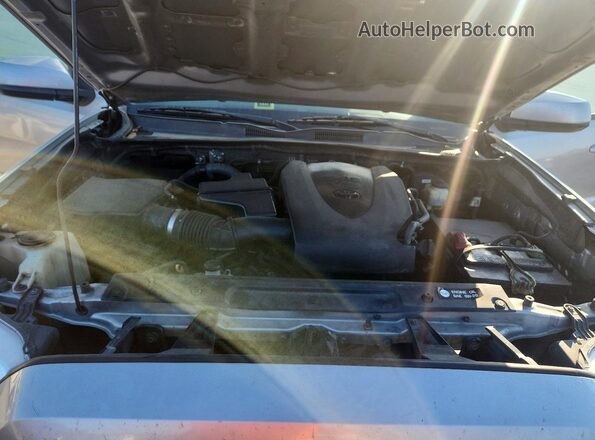 3TMAZ5CN4HM044767 2017 TOYOTA TACOMA Silver Սալոնի հետևի տեսք