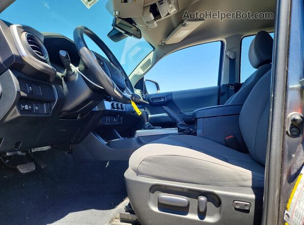 3TMAZ5CN4MM145852 2021 TOYOTA TACOMA Charcoal Widok wnętrza z przodu