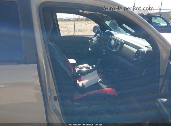 3TMAZ5CN5HM037441 2017 TOYOTA TACOMA Tan Widok wnętrza z przodu