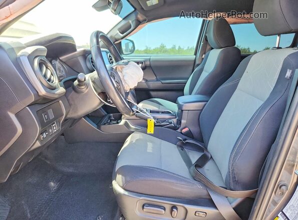 3TMAZ5CN7LM123584 2020 TOYOTA TACOMA Серый Вид салона спереди