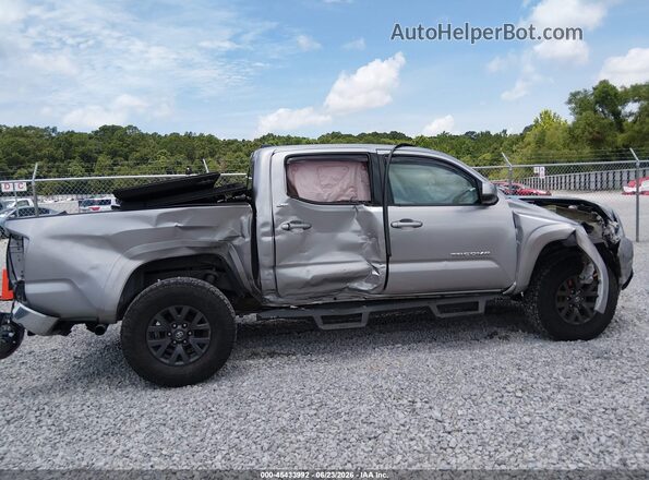 3TMAZ5CN8LM129698 2020 TOYOTA TACOMA Silver Widok z przodu
