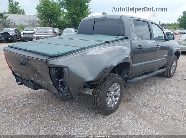 3TMAZ5CN9JM053440 2018 TOYOTA TACOMA Gray Trasero derecho