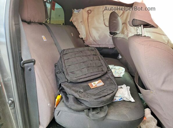 3TMBZ5DN3HM009768 2017 TOYOTA TACOMA Charcoal უკანა სავარძლების ხედი
