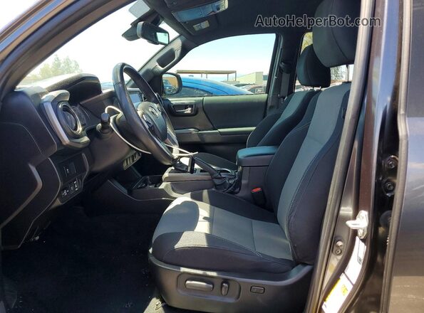 3TMBZ5DN6NM034790 2022 TOYOTA TACOMA Charcoal Front interior view