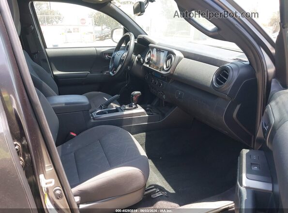 3TMBZ5DN7HM010003 2017 TOYOTA TACOMA Gray Front interior view