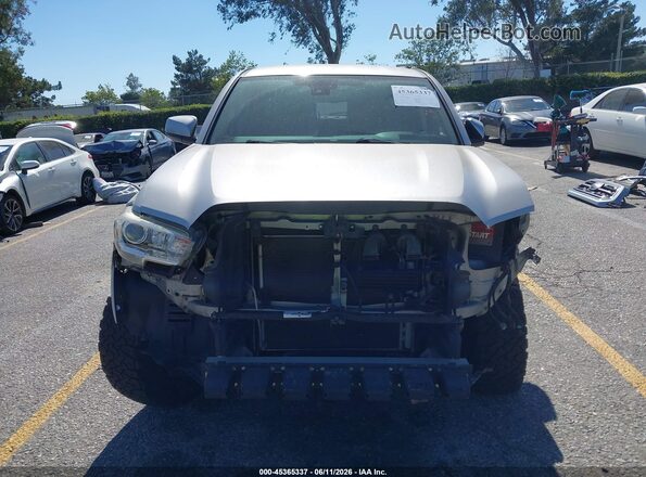 3TMBZ5DN7JM012422 2018 TOYOTA TACOMA Silver Vista interior trasera