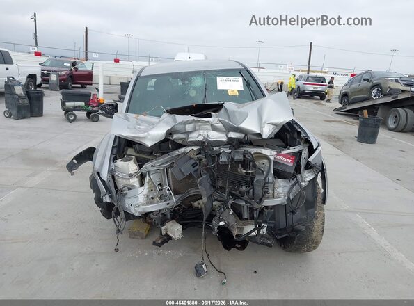3TMBZ5DN8JM014518 2018 TOYOTA TACOMA Silver Սարքավորումների վահանակի տեսք