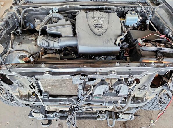 3TMCZ5AN0HM107780 2017 TOYOTA TACOMA Gray Widok wnętrza z tyłu