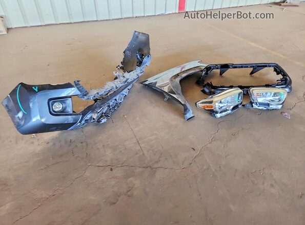 3TMCZ5AN0HM107780 2017 TOYOTA TACOMA Gray Widok komory silnika