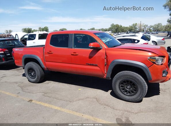 3TMCZ5AN0JM138565 2018 TOYOTA TACOMA Красный Вид задней части салона