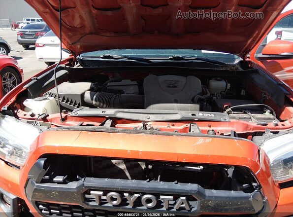 3TMCZ5AN0JM138565 2018 TOYOTA TACOMA Красный Вид сзади