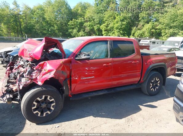 3TMCZ5AN0JM158573 2018 TOYOTA TACOMA Red 360 interior view