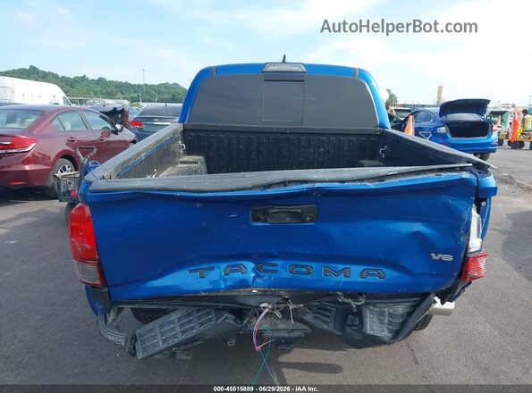 3TMCZ5AN1JM181554 2018 TOYOTA TACOMA Синий Вид салона спереди