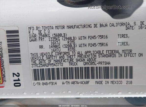 3TMCZ5AN2PM543772 2023 TOYOTA TACOMA White Widok komory silnika