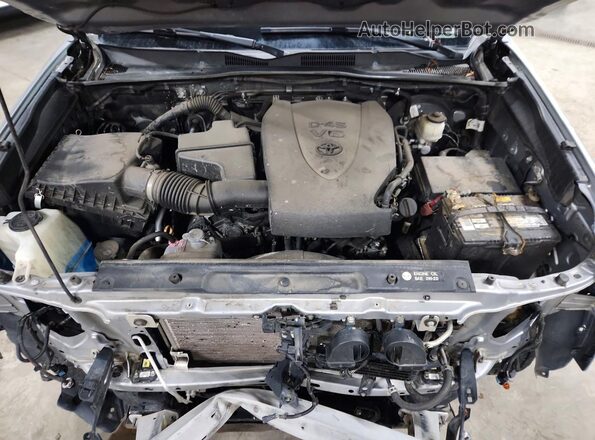3TMCZ5AN3JM136390 2018 TOYOTA TACOMA Silver უკანა სალონის ხედი