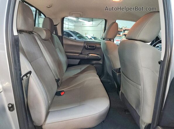 3TMCZ5AN3JM136390 2018 TOYOTA TACOMA Silver უკანა სავარძლების ხედი