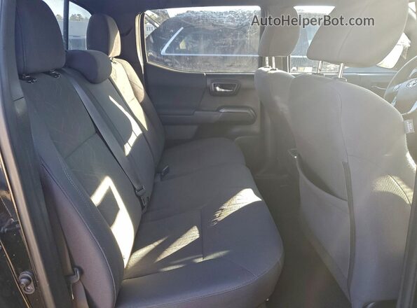 3TMCZ5AN3JM154789 2018 TOYOTA TACOMA Black Vista de los asientos traseros