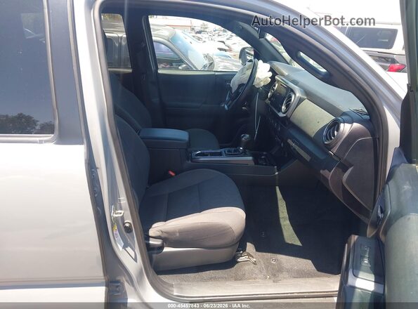 3TMCZ5AN3JM185816 2018 TOYOTA TACOMA Gray წინა სალონის ხედი