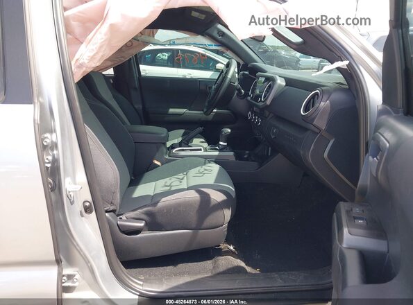 3TMCZ5AN4PM651004 2023 TOYOTA TACOMA Silver Widok wnętrza z przodu