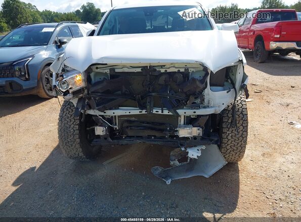 3TMCZ5AN5PM653862 2023 TOYOTA TACOMA White Widok z przodu