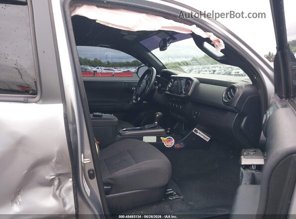 3TMCZ5AN6HM055880 2017 TOYOTA TACOMA Silver Вид салону спереду
