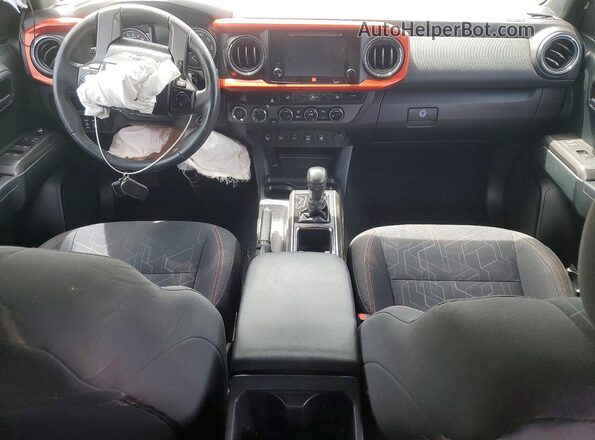 3TMCZ5AN6HM059086 2017 TOYOTA TACOMA Серебряный Вид панели приборов