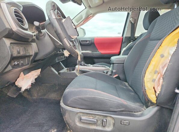 3TMCZ5AN6LM360465 2020 TOYOTA TACOMA Gray წინა სალონის ხედი