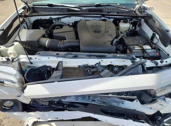 3TMCZ5AN7HM045620 2017 TOYOTA TACOMA White Rear interior view