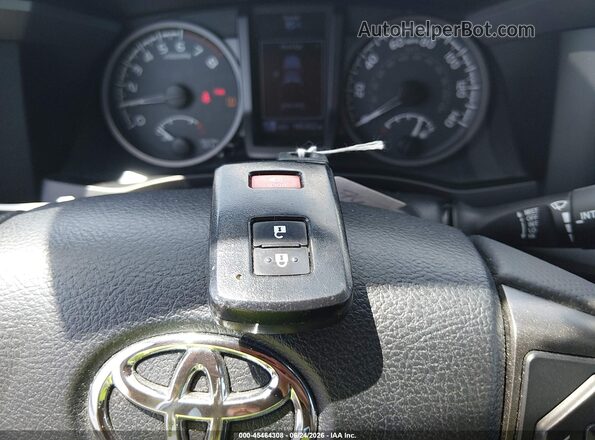 3TMCZ5AN7HM047495 2017 TOYOTA TACOMA White Вид панелі приладів