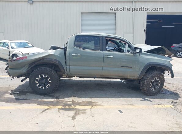 3TMCZ5AN7PM602931 2023 TOYOTA TACOMA Gray Rear interior view