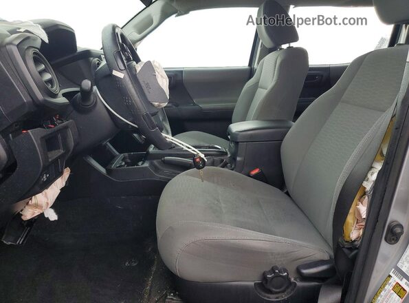3TMCZ5AN8HM069506 2017 TOYOTA TACOMA Silver Front interior view
