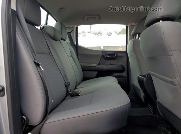 3TMCZ5AN8HM069506 2017 TOYOTA TACOMA Silver Rear seats view
