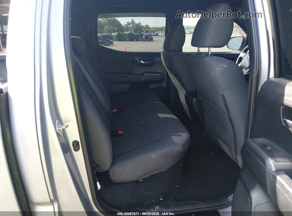 3TMCZ5AN8JM149765 2018 TOYOTA TACOMA Серый Вид наклейки с VIN-кодом