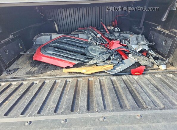 3TMCZ5AN8JM173337 2018 TOYOTA TACOMA Red Vista del compartimento del motor