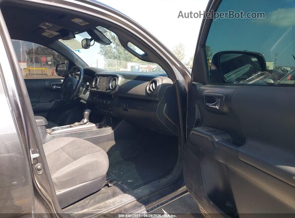 3TMCZ5AN8JM175475 2018 TOYOTA TACOMA Gray Սալոնի դիմացի տեսք